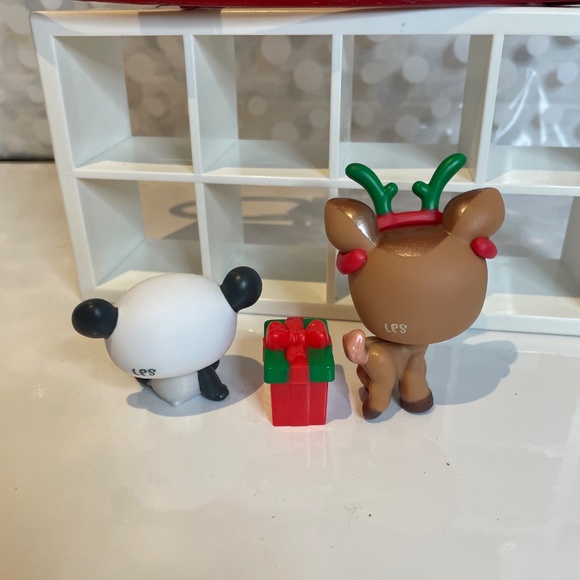 Littlest Pet Shop- Pet Pairs 🐼🦌🎁Winter Pals (Holiday Edition) - Picture 10 of 13